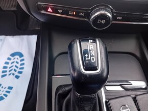 Volvo V60 D3 Momentum Pro AUT 2020 DPH - 17