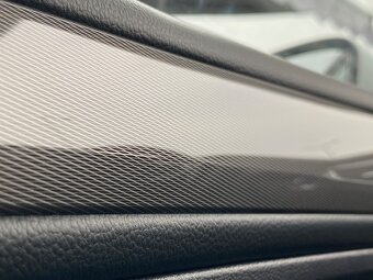 Volkswagen Tiguan 2.0 TDI EVO Elegance 4Motion DSG - 17