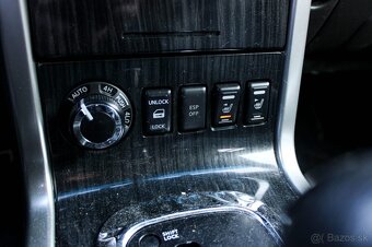 Nissan Pathfinder 3.0 V6 A/T 7MIEST - 17