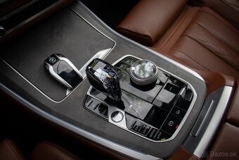 BMW X5 xDriveM50i A/T - 17