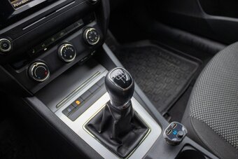 Škoda Octavia 1.6 TDI 110k Active - 17