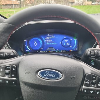 FORD Kuga PHE ST-Line X - 17