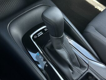 Toyota Corolla Combi 1.8 HYBRID CVT, r.v.: 2020 - 17