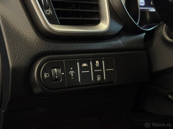 Kia Cee´d SW 1.5TGDI 118 kW Exclusive rv.11/2021 - 17