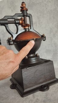 Starý mlýnek na kávu - 17