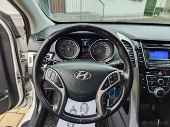 Hyundai i30 1.6 CRDi DOHC 16V Family - 17