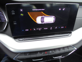 Škoda Octavia Combi 2.0 TDI 110 kw, DSG Style Virtual Cocpit - 17