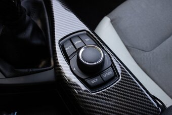 BMW 116i z roku 2011 - 17