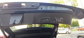 Volvo XC40 B4 Momentum Pro AWD A/T - 17