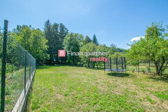 Ponúkame na predaj 5 izb. rodinný dom s garážou na pozemku 9 - 17