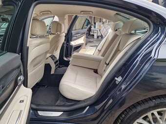 BMW 740i 320k A/T8 (benzín) - 17