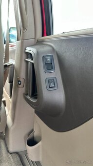 Chrysler Grand Voyager 3.6 LPG 211KW - 17