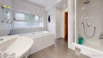 NA PREDAJ VEĽKÝ RODINNÝ DOM SENICA - 17