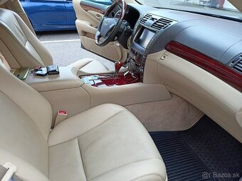 Lexus LS600h 4x4 - 17