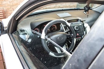 Kia Ceed 1.6 CRDi VRT - 17