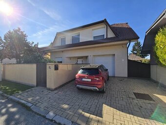 REZERVOVANE - 3 podlažný, 7 izbový RD s bazénom a garážou - 17