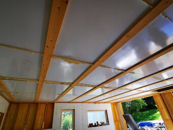 PIR izolácia hr11cm s plechom:16,-m2, bez plechu: 11,50,-m2. - 17