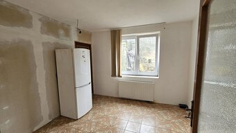 Rezervovaný_Väčší rodinný dom s pozemkom 2139 m2, Lopúchov - 17