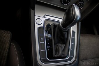 Volkswagen Passat Variant 2.0 TDI DSG - 17