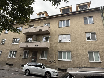 PREDAJ - podkrovný 3-izbový byt na Nivách - 500 bytov, Súťaž - 17