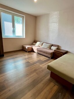 Novostavba RD, pozemok 1366m2, 5-izb., dvojgaráž, 2 kúpeľne - 17