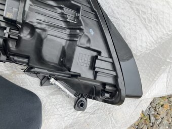 predni svetlo vw touareg 18-23 prave pravy 082 - 17