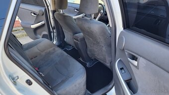 Predám Toyota Prius 3 Panorama Exclusive - 17