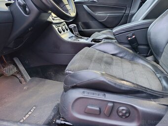 Volkswagen Passat R32 VR6 4x4 3.2 benzín 184kw Automat DSG - 17