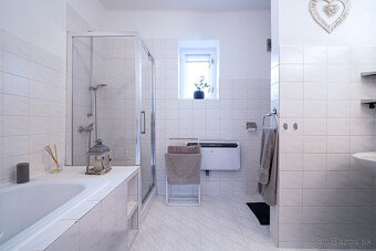 Na predaj dva rodinné domy na jednom pozemku v Krásnohorskom - 17