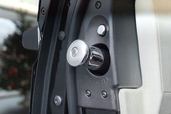 rolls Royce Ghost pronájem vozidla s řidičem - 17