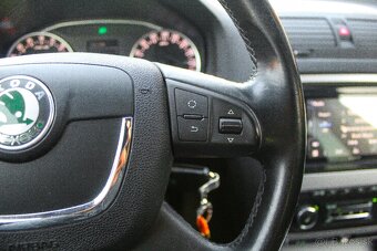 Škoda Octavia Combi 2.0 TDI 4x4 Elegance - 17