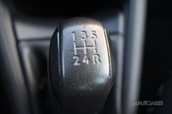 Peugeot 208 1,4 i 16V + LPG 70 kW - 17