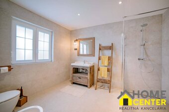 Atraktívna vila /230 m²/ s bazénom a záhradou, ISTRIA, ostro - 17