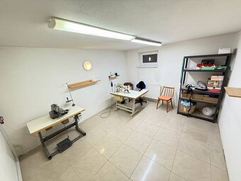 Veľké Zálužie - RD priestranný, zariadený, garáž a pozemok - 17