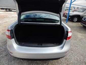 Renault Fluence 1.6 16V Confort - 17