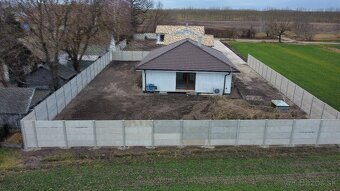 4 izbový rodinný dom, pozemok 942 m2 – 35 min. od centra BA - 17