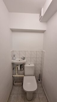 PREDAJ - nebytový priestor s výkladom a vstupom z ulice – Ba - 17