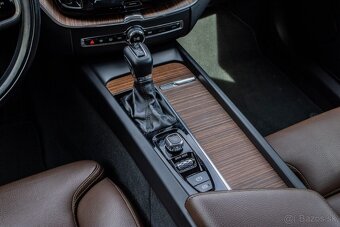 Volvo XC60 D5 Inscription 4x4 / AJ NA SPLÁTKY - 17