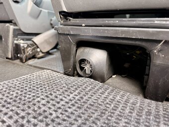 VW T5 Caravelle 1,9TDI, manuál Camper - 17