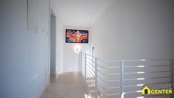 NA PREDAJ atraktívna kamenná vila /419 m²/ pri mori, Dalmáts - 17