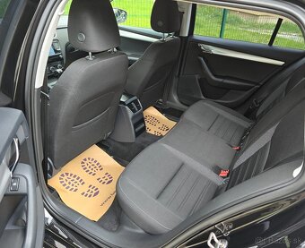 Škoda Octavia Combi 2.0TDi 110kW SKauto vyhr. volant sedadlá - 17