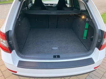 SKODA OCTAVIA COMBI III 2.0 TDi 150PS 6 DSG SPORTLINE 2019 - 17
