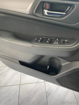 Subaru Outback 2.0d // 2017// autorizovaný servis - 17