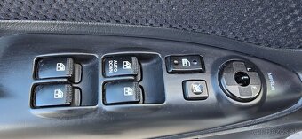Hyundai Tucson 2.0 CDRi 4x4 manuál ťažné - 17