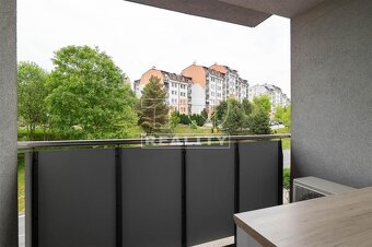 155m2 LUXUSU: byt s garážou, terasou a 2 saunami - 17