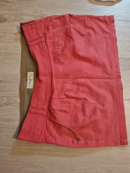 Balík oblečenia veľkosť M/L darujem/osobne v Žiline - 17