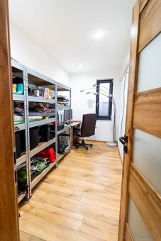 NADČASOVÝ MODERNÝ RODINNÝ DOM - 17