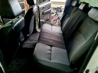 Hladá sa ukradnutá TOYOTA HILUX - 17