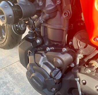 YAMAHA XSR 700 2022 najzdene len 8380km - 17