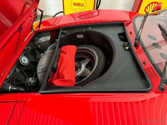 Ferrari 328 GTS „All Dark Red“ – 1988 - 17